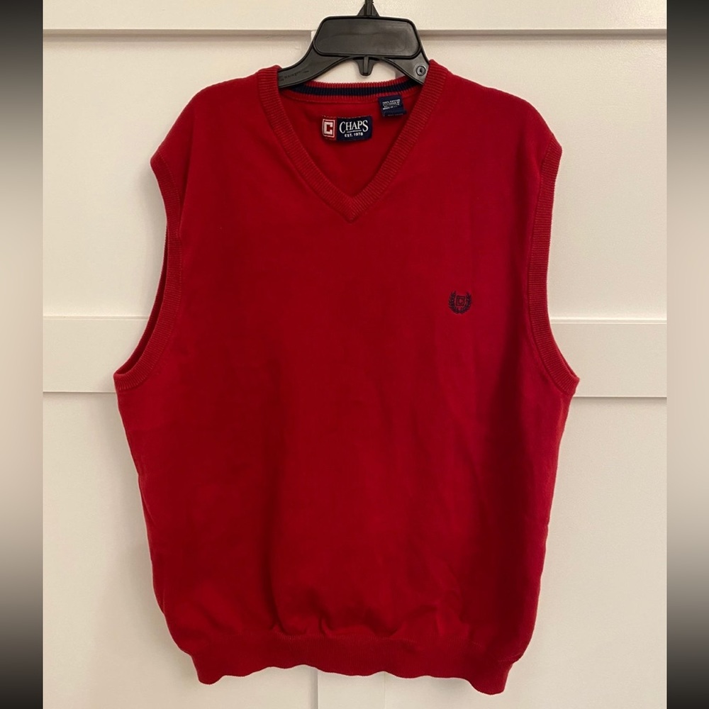 Red Chaps lightweight‎ sweater vest size Large